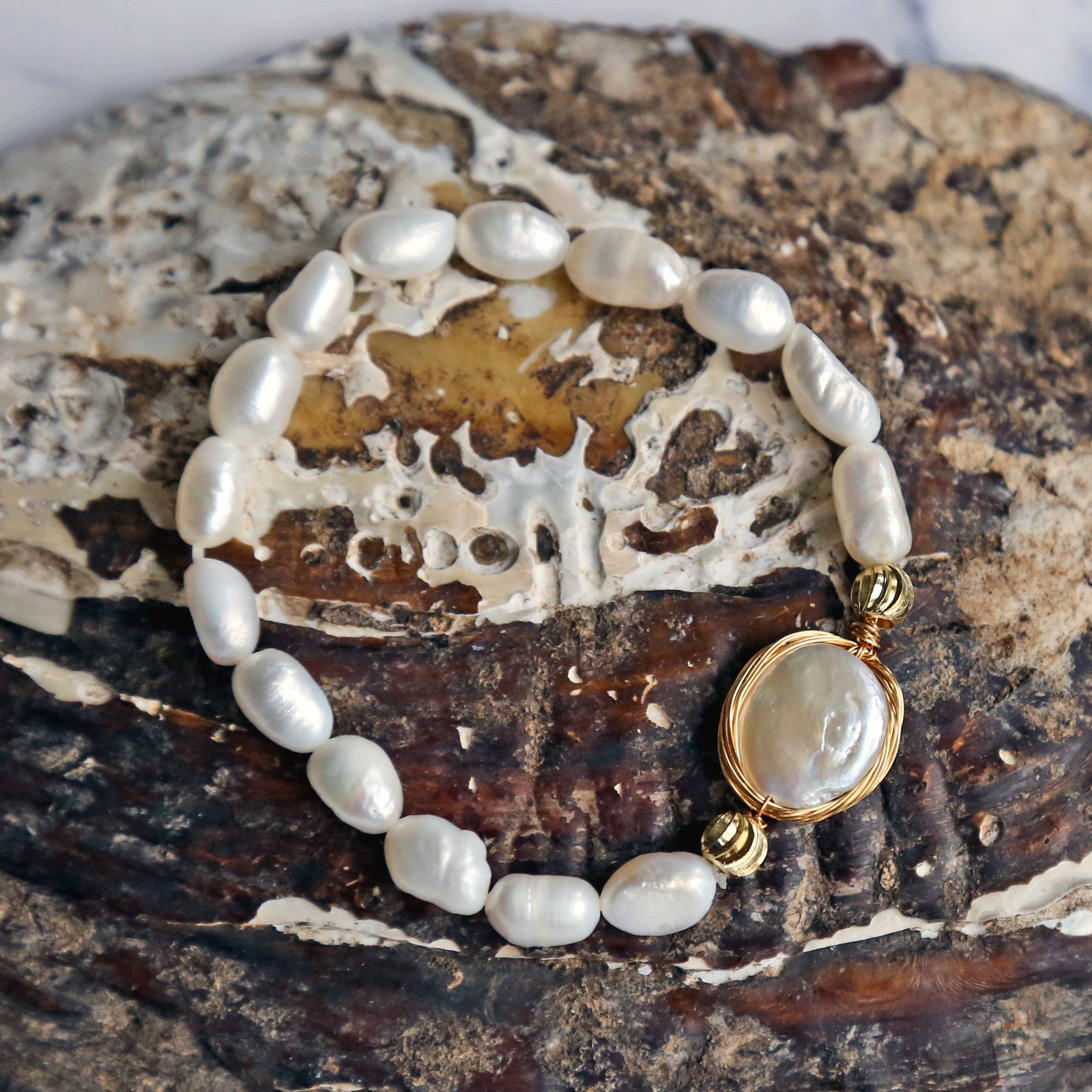 Coin Pearl Pendant Bracelet