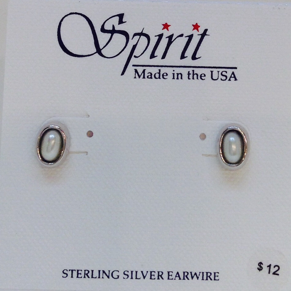 Pearl Oval Stud